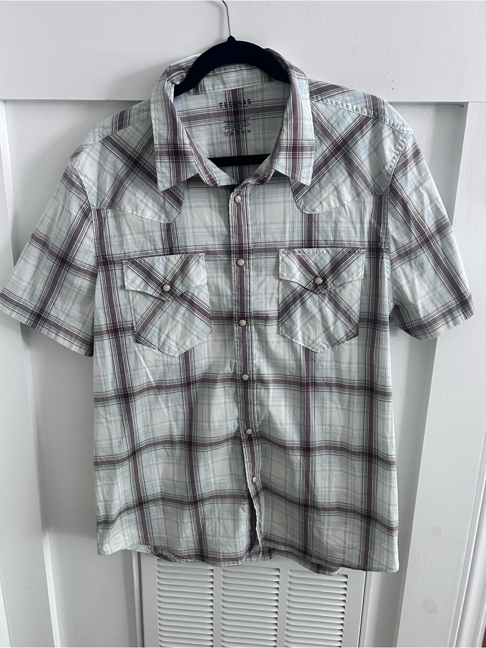 Men's Short Sleeve Plaid Button-Up Shirt - Light Gray & Maroon men’s large